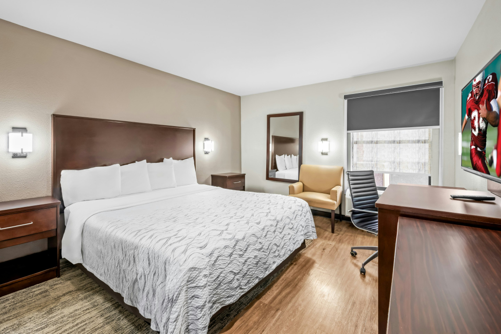 Red Roof Inn PLUS Henderson