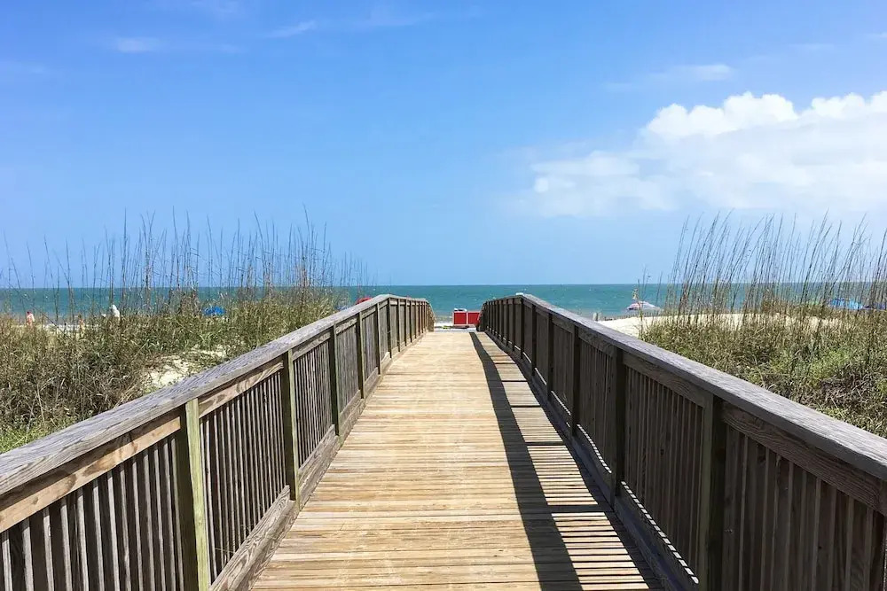 Stylish W/ Pools, Tennis - Steps To Sand 2 Bedroom Condo