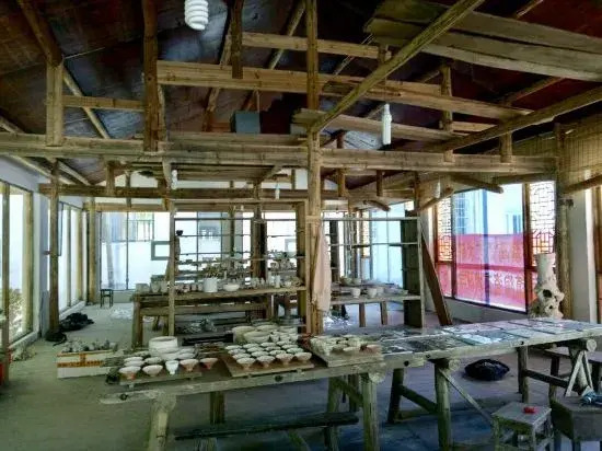 A homestay which embrace the mountains in jingdezhen