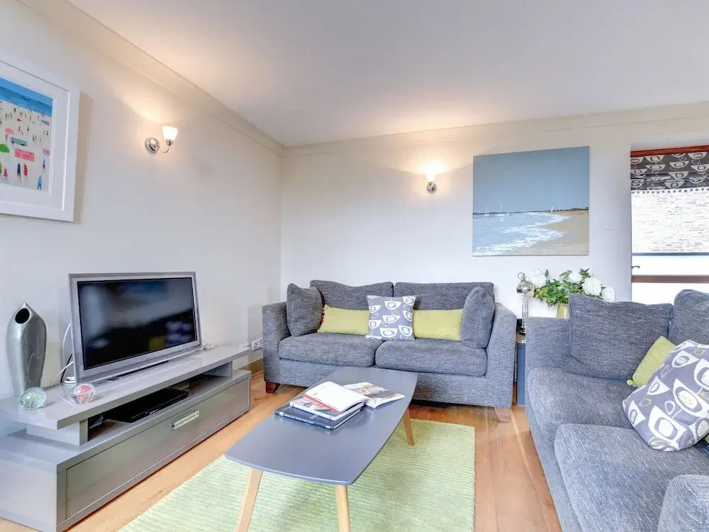 Modern Cottage Located in the Beautiful Village of Chillington Near Slapton Beach