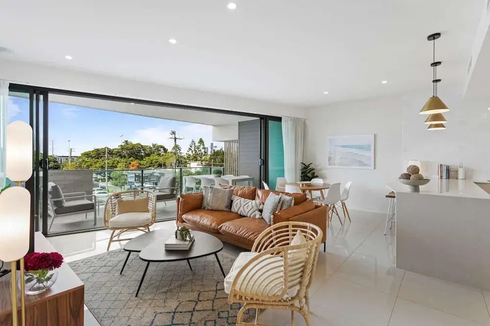 Gorgeous 3-bed Apartment With City Views