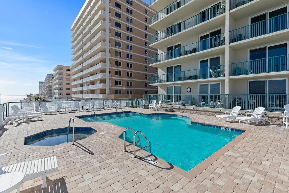 Dimucci Tower 404