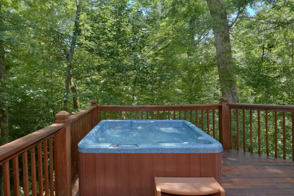 Hickory Lodge in Pigeon Forge