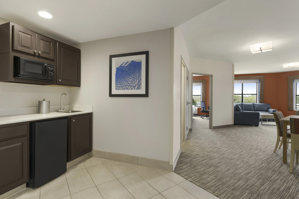 Holiday Inn Express & Suites Mt. Pleasant by IHG
