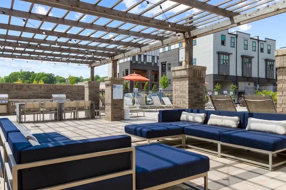 Kasa Freemorewest Charlotte