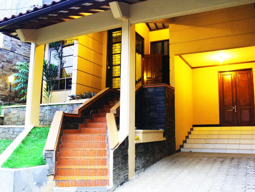 De Orange Pasteur Guest House by HouseinBandung