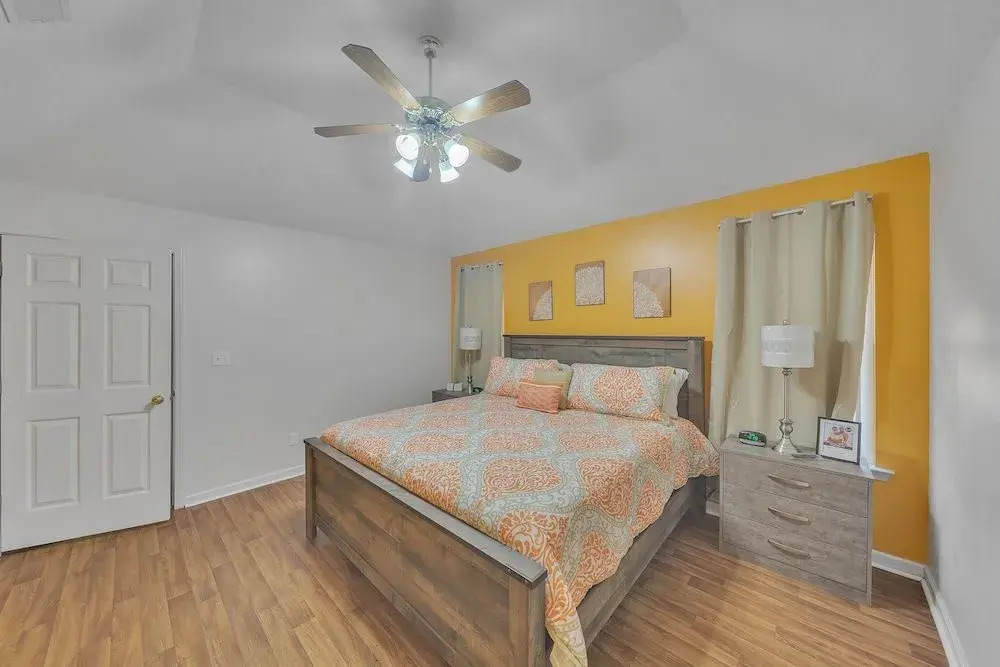 Charming Comfortable Memphis Getaway 3 Bedroom Home by Redawning