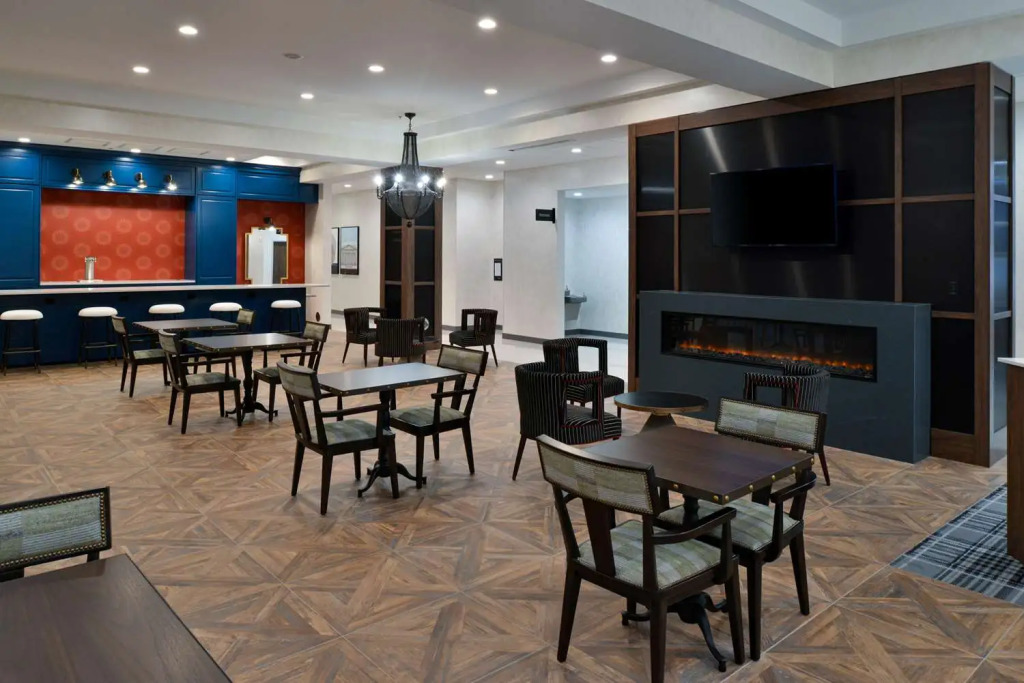 Hampton Inn & Suites Greensboro Downtown, Nc