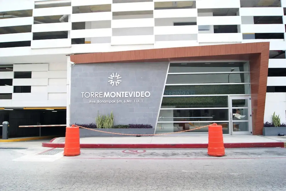 2BR Apartment Malecon Las Americas by TA