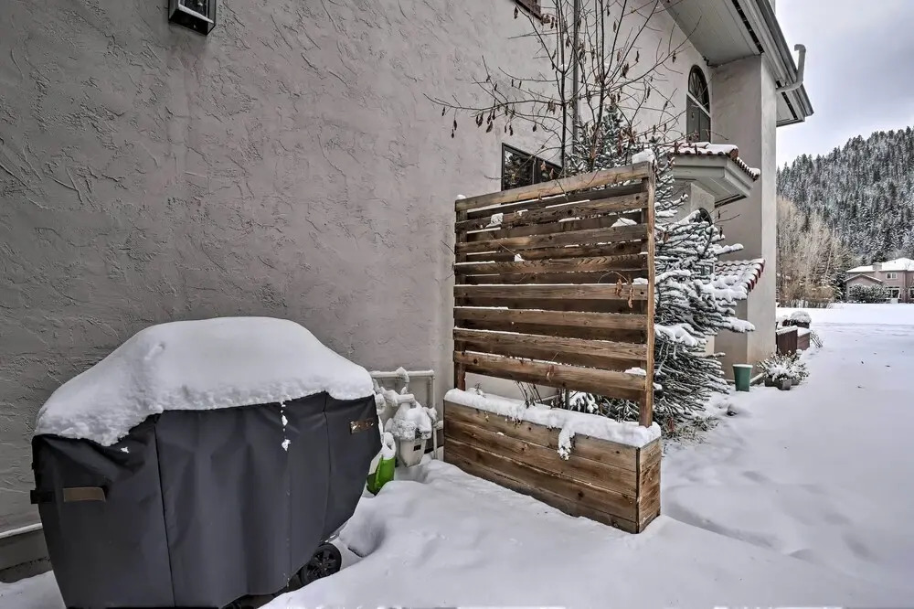 Townhome ~ 4 Mi to Beaver Creek & 8 Mi to Vail!