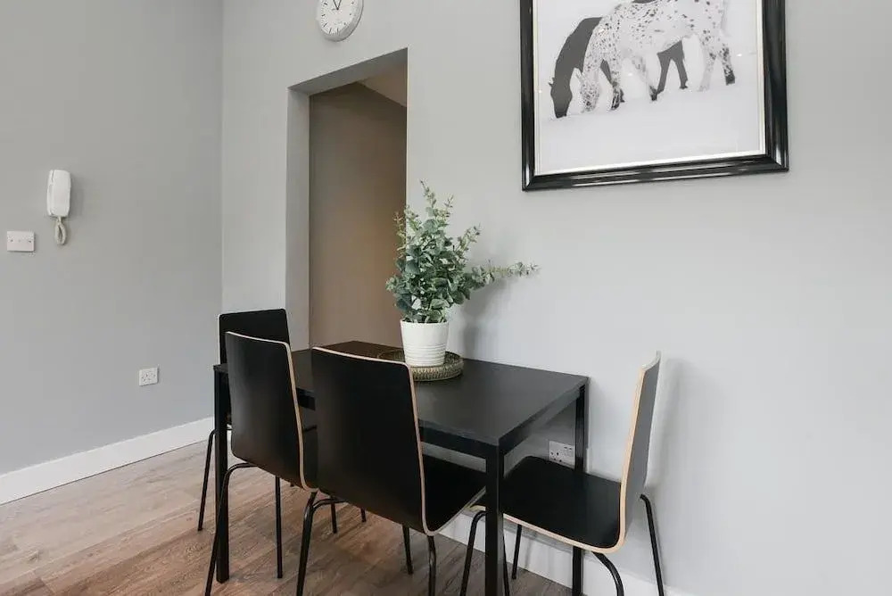 Arena Apartments - Stylish and Homely Apartments by the Ice Arena with Parking