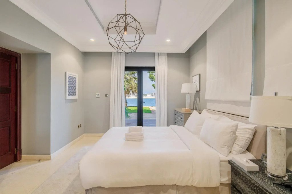 Prvt Pool Beach in Luxury Palm Jumeirah Villa