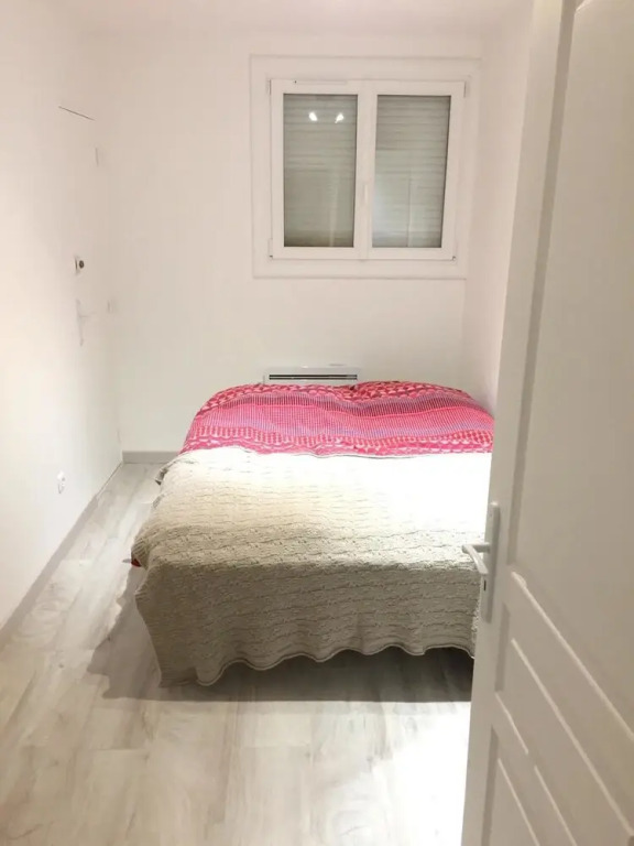 Apartment With one Bedroom in Le Lavandou, With Wonderful Mountain Vie