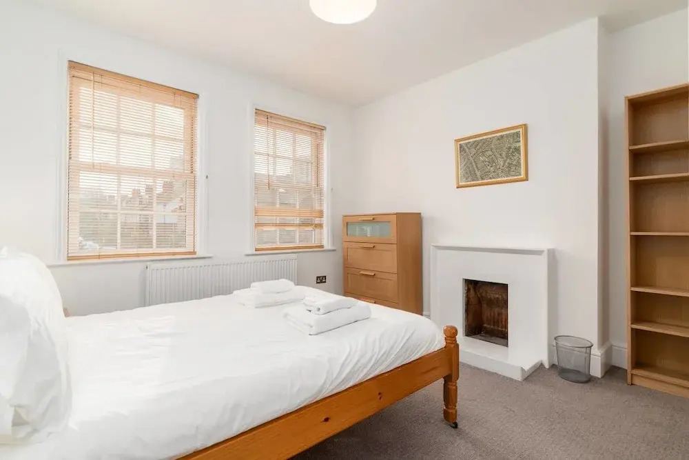 Modern 2 Bed, for 4 Guests in Golders Green!