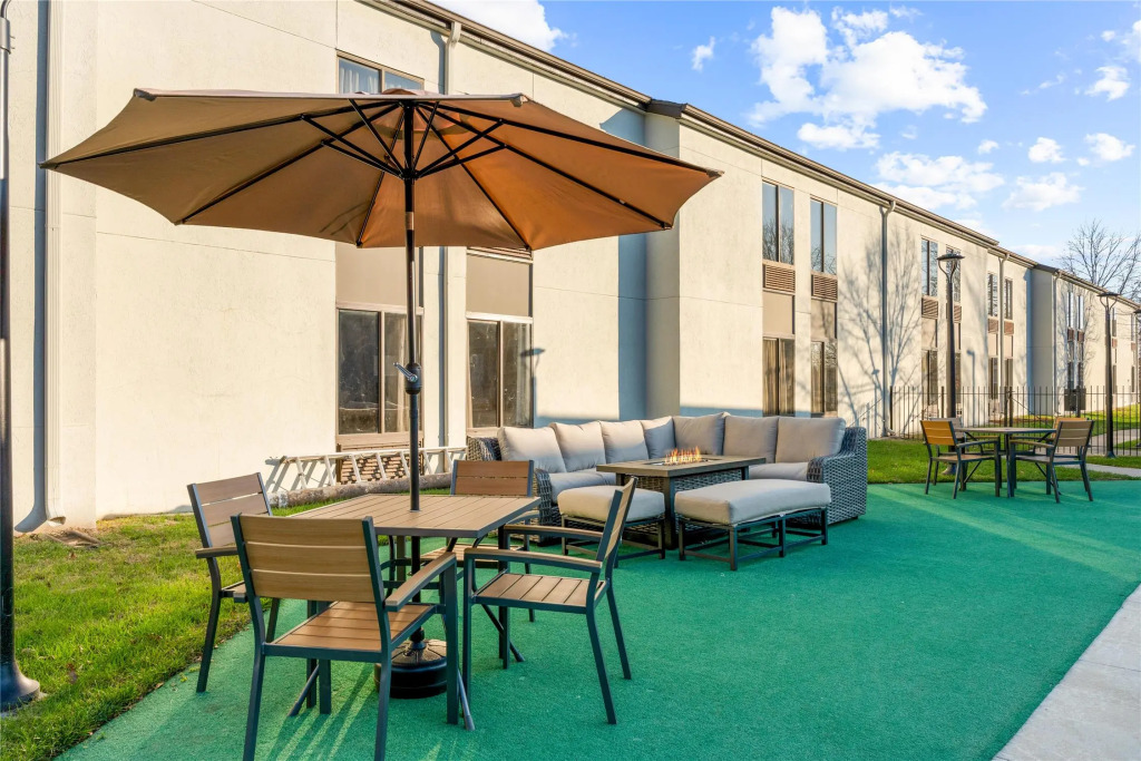 Best Western Courtview Hotel