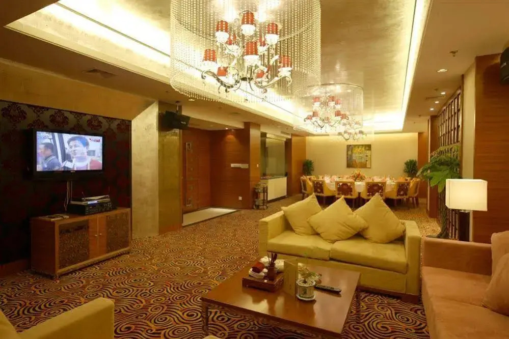 UrCove by Hyatt Tianjin West Railway STN