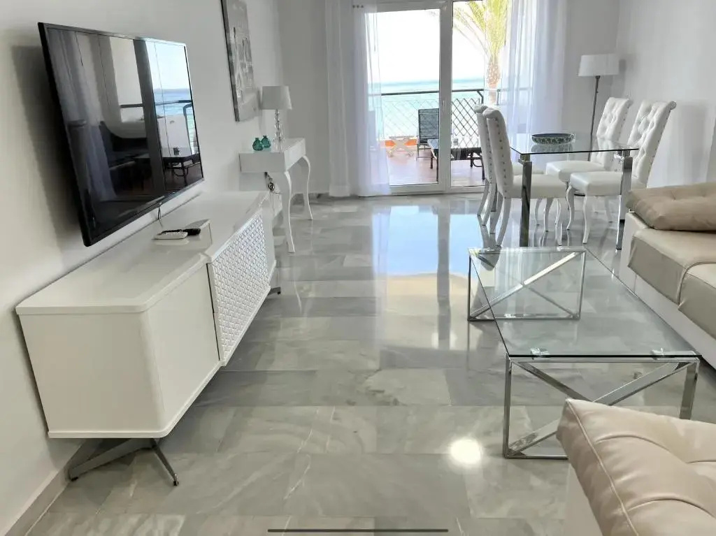 MI CAPRICHO 171 BEACHFRONT APARTMENT In The COSTA DEL SOL