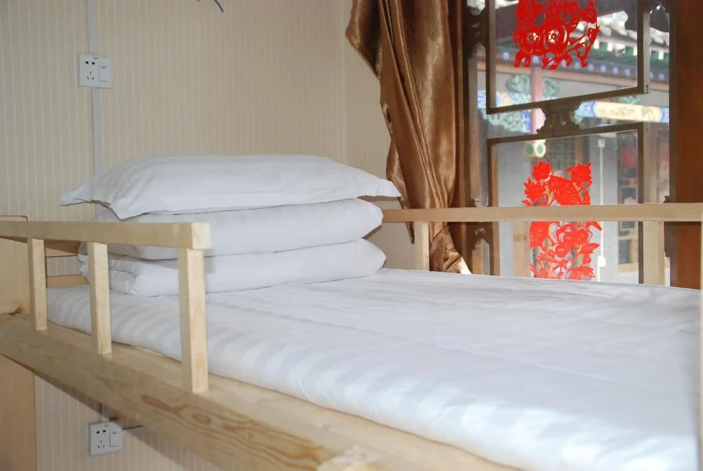A Piece of Red Cloth Youth Hostel