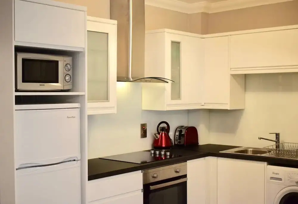 2 Bedroom Apartment Near City Centre