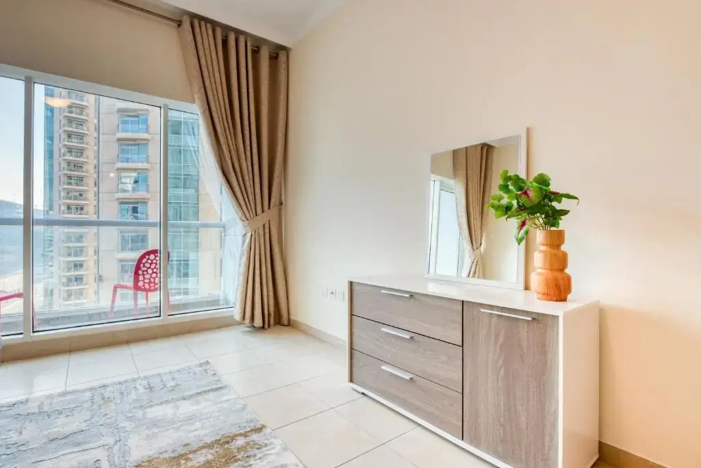 RH- Burj Al Nujoom, Downtown, 1BR near Dubai Mall