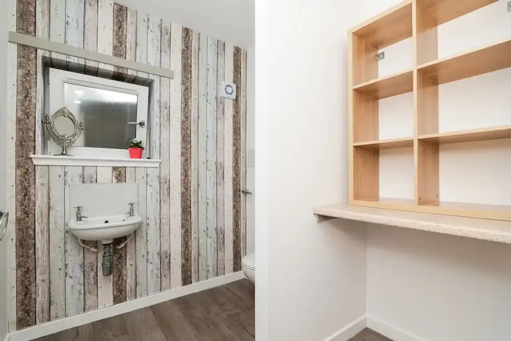 3 Bedroom House - Free Parking
