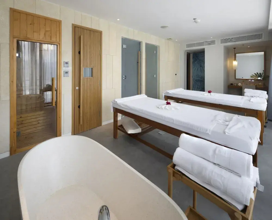 Anya Premier Beachfront Hotel Quy Nhon