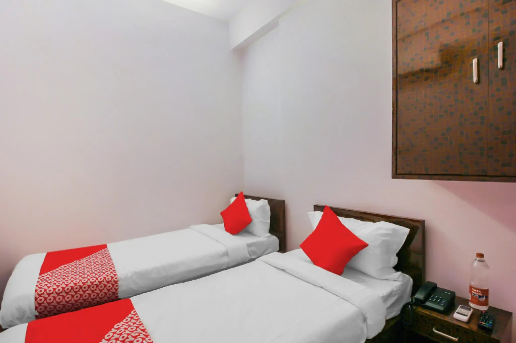 OYO 17168 Hz Lodge