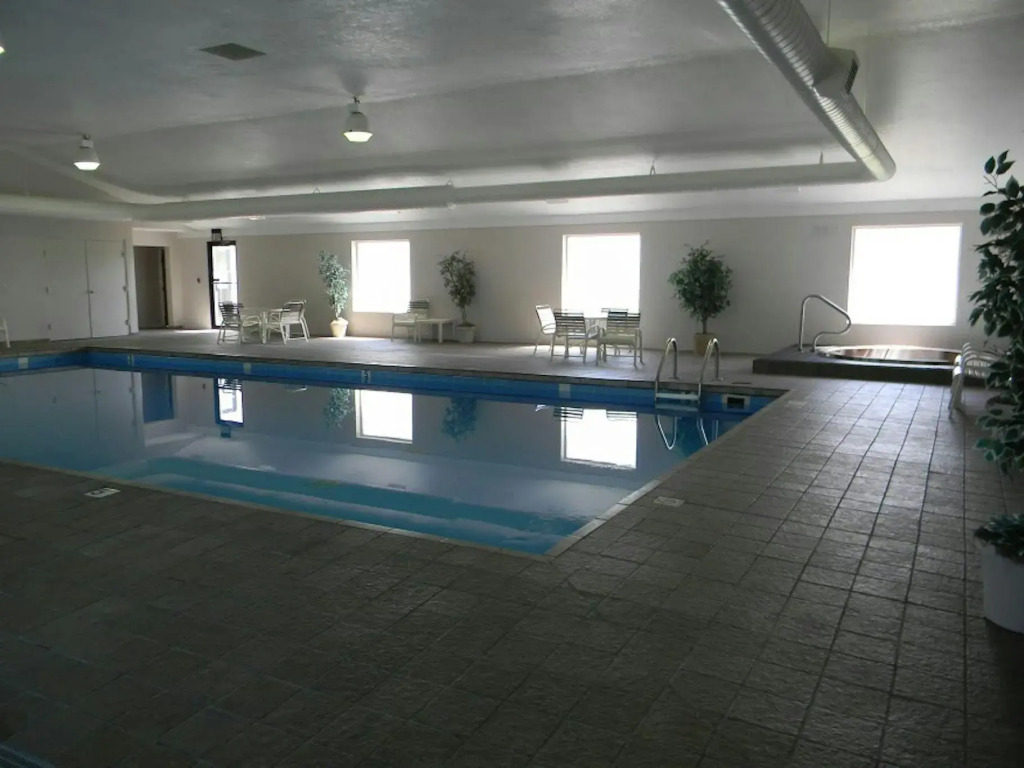 Boarders Inn & Suites by Cobblestone Hotels - Munising