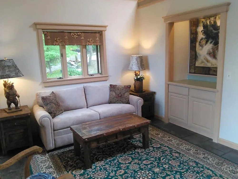 HIGHLANDS CASTLE overlooking Lake George plus 2 other CASTLES & SUITES