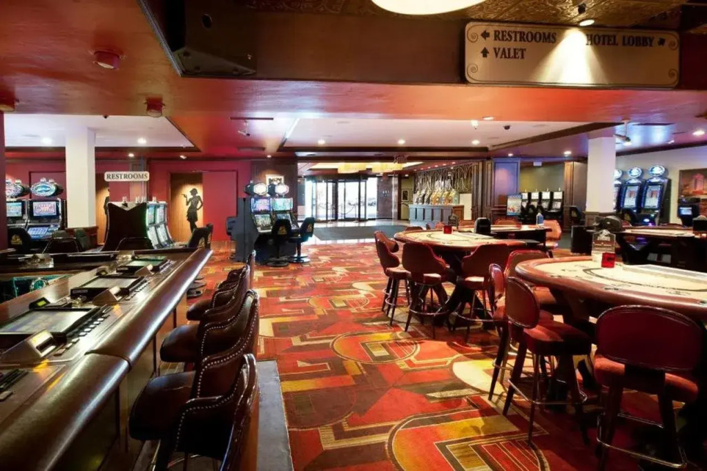 Golden Gate Casino Hotel