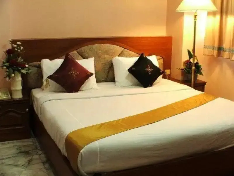 Royal Asia Paradise