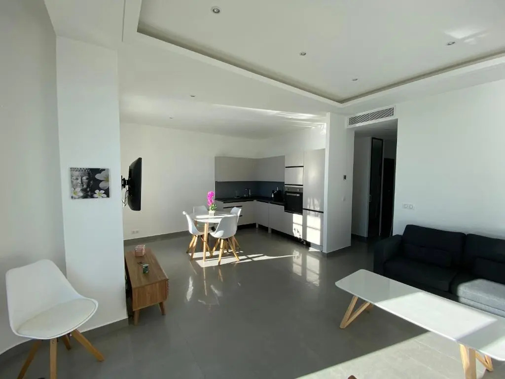 219 Promenade