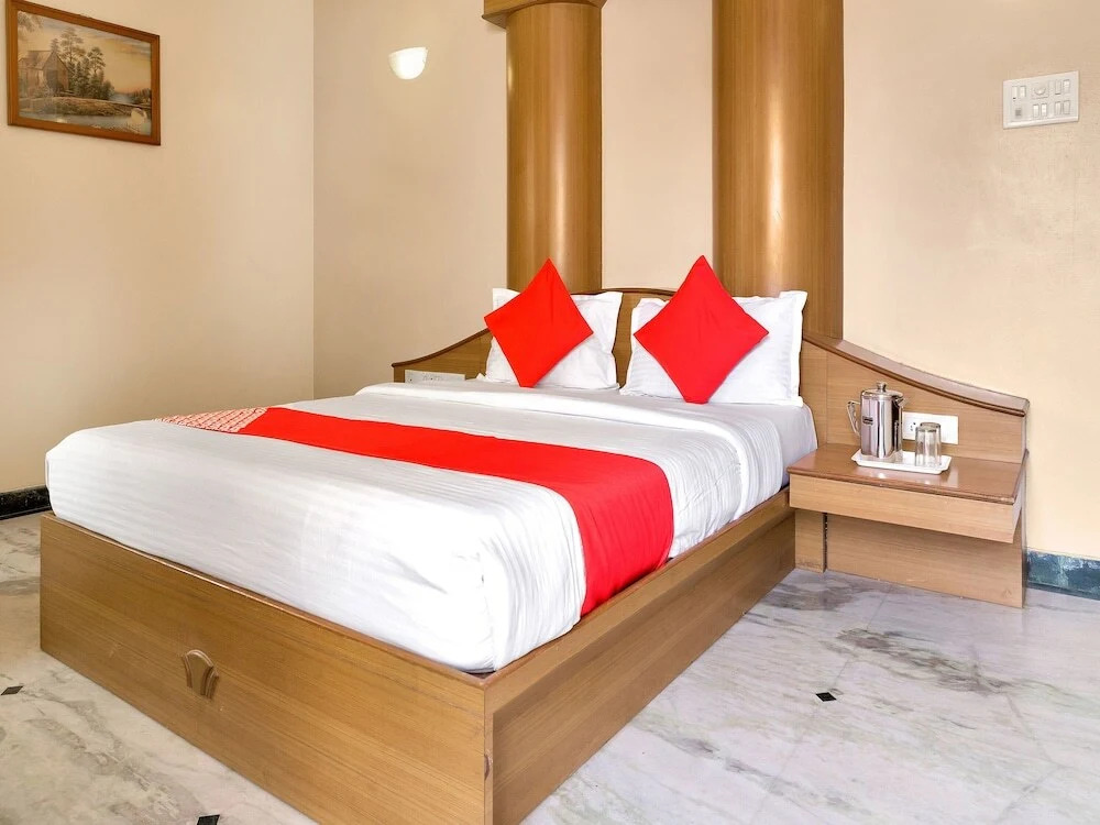 FabHotel Ratna Regency