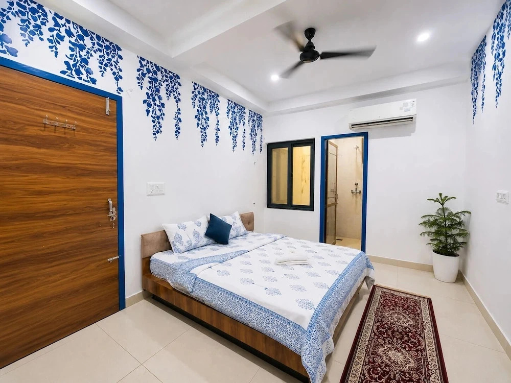 Hotel Radha Ratan Inn