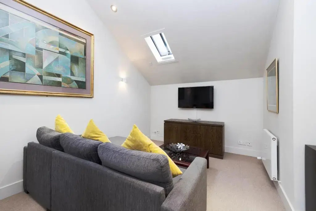 ALTIDO Contemporary and Vibrant 1BR flat near Princes Street