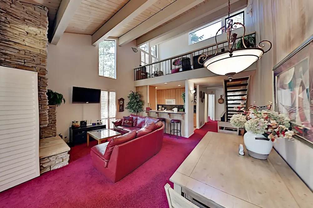 Kingwood Village Condo with Sparkling Pool -- Near Beach & Northstar