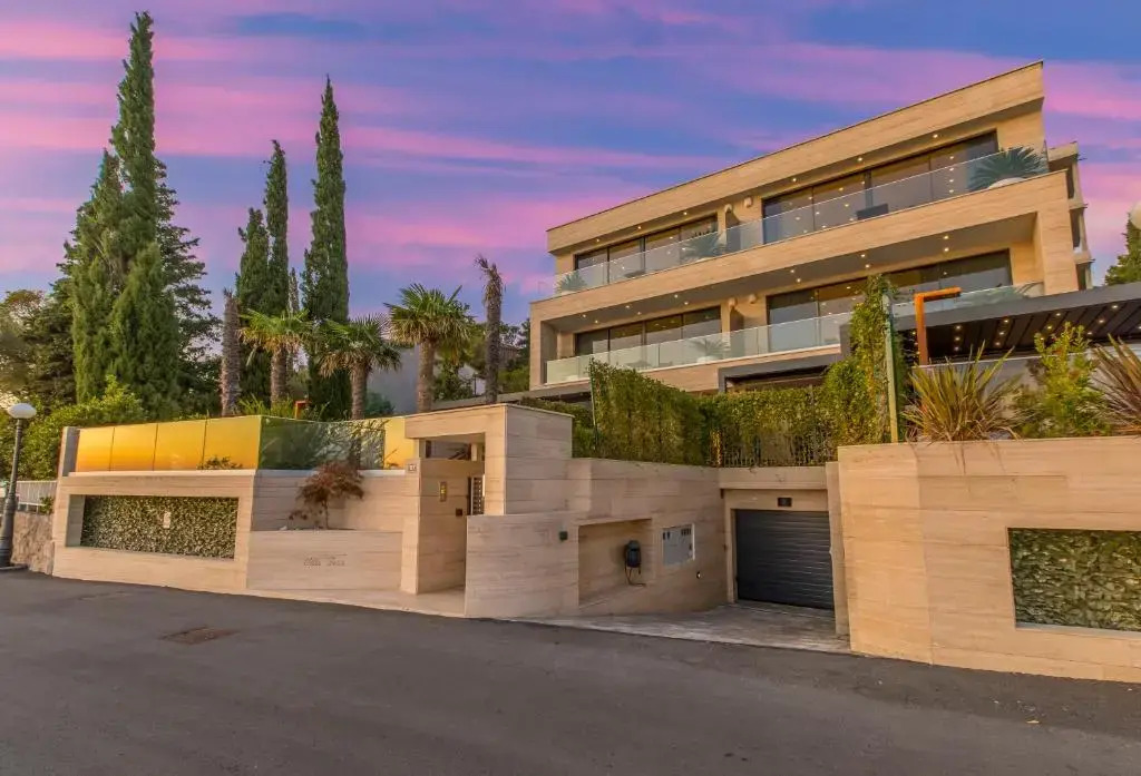 VILLA FRAN - DELUXE PENTHOUSE SUITE with private pool # 5