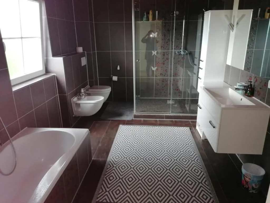 Großes 5 Zimmer Apartment bei Hannover