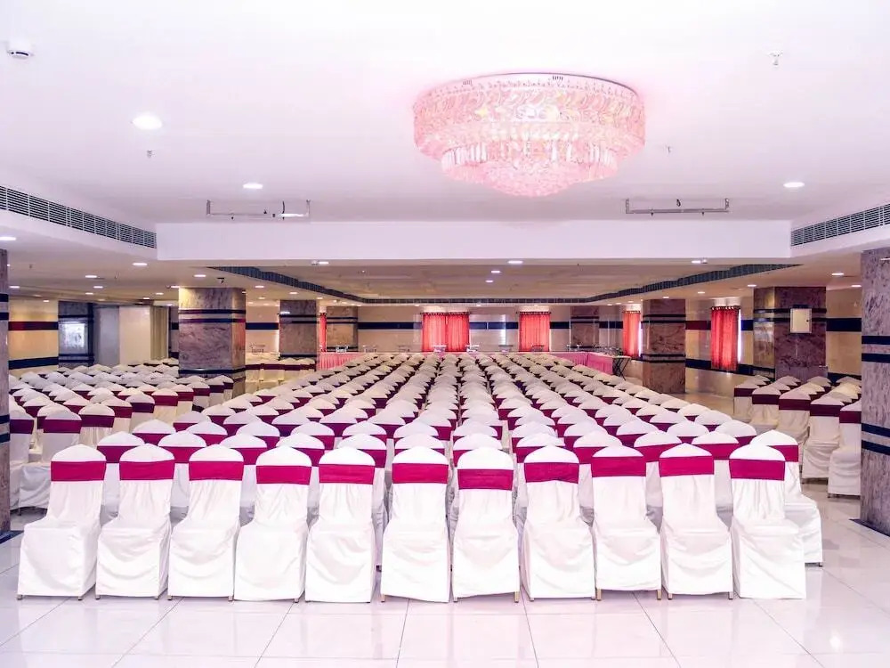 Bhadras Grand by OYO Rooms