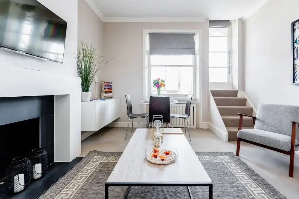 Kensington Apartment with terrace