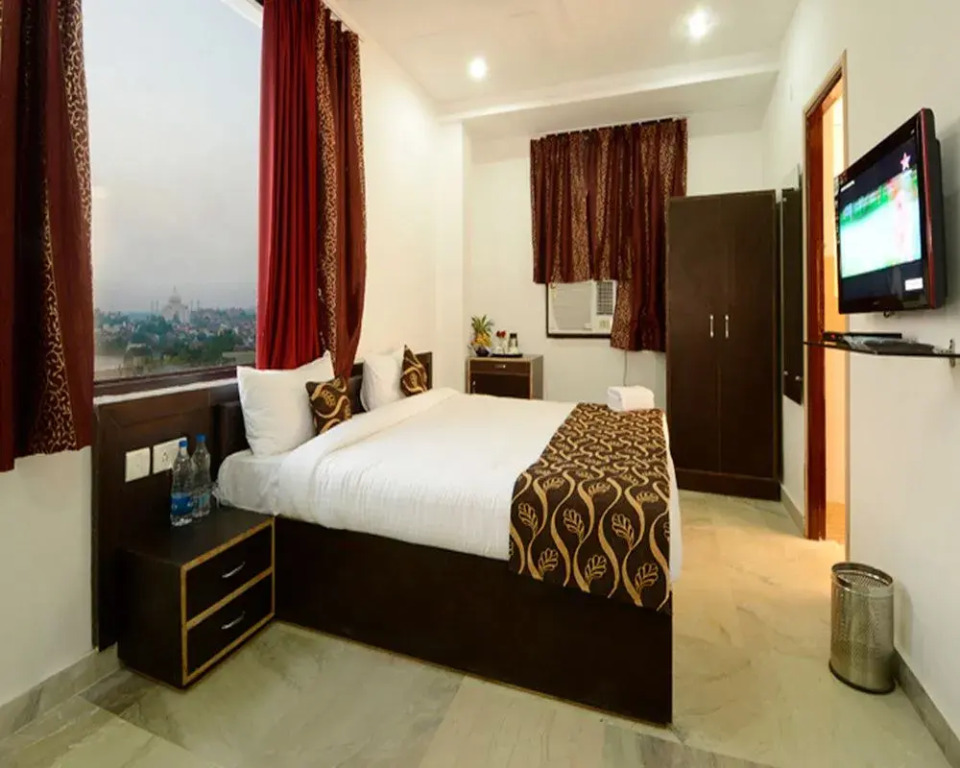 Hotel Taj Galaxy