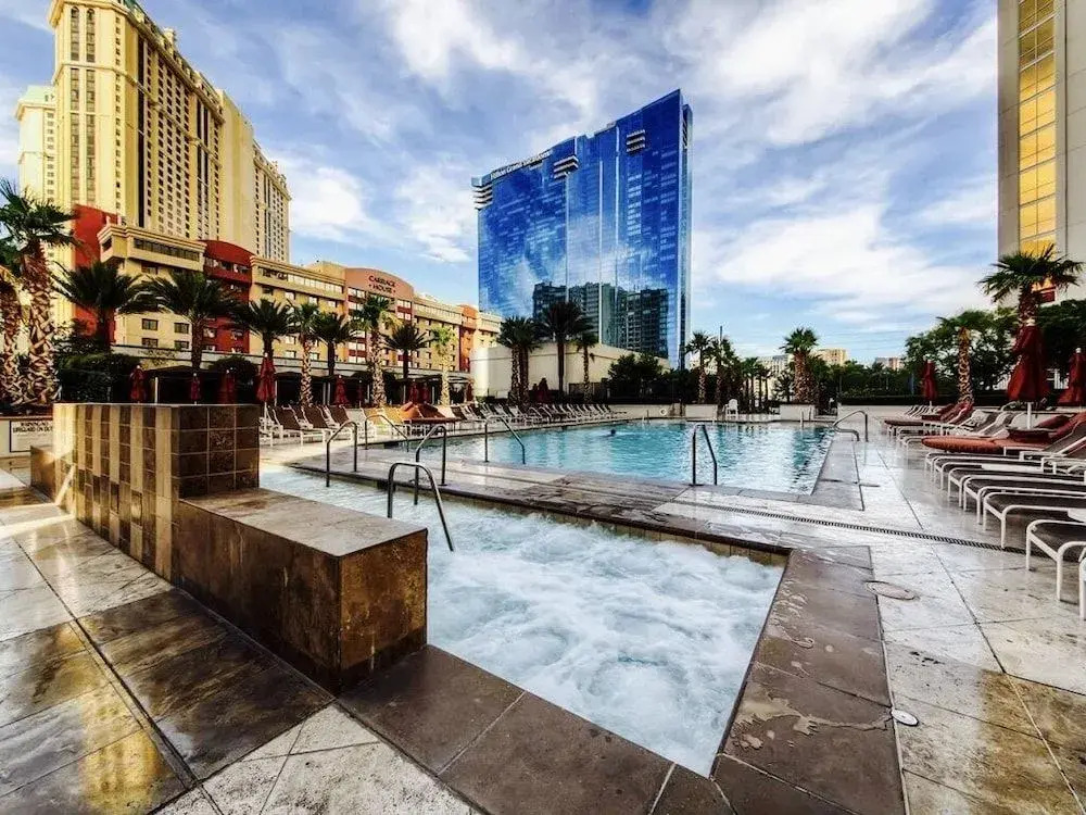 MGM Signature Deluxe Balcony Strip View Suite