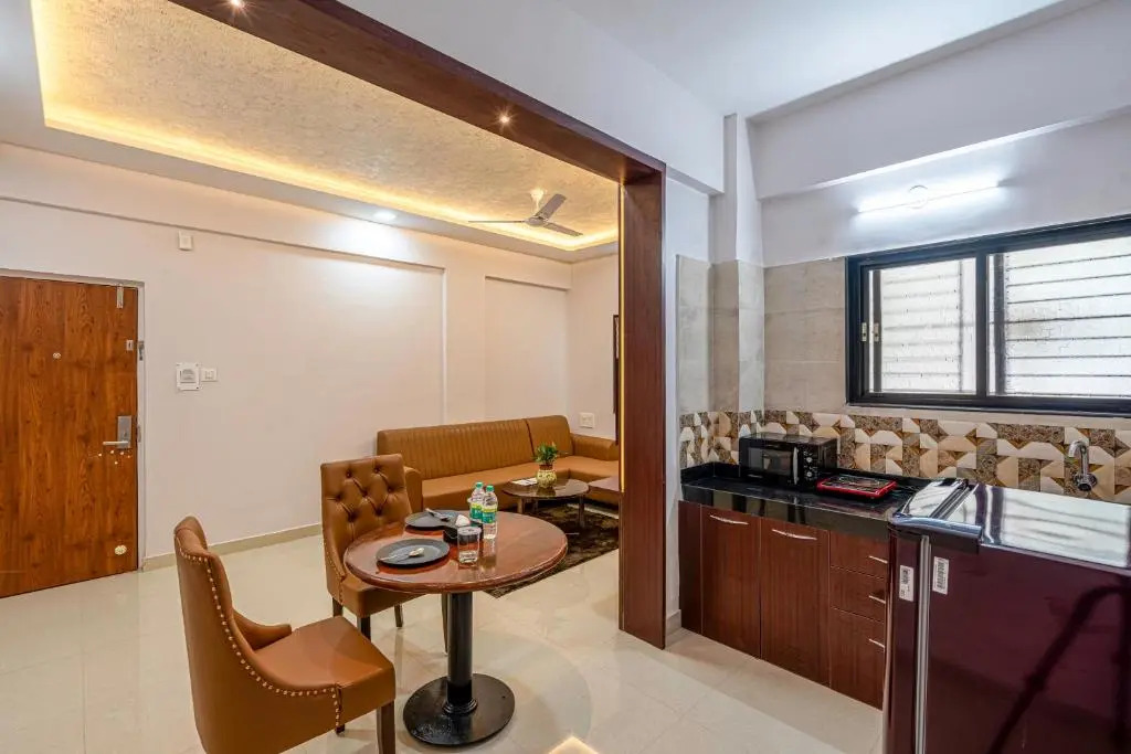 StayBird - Divine Suites, Business Hotel, Kharadi