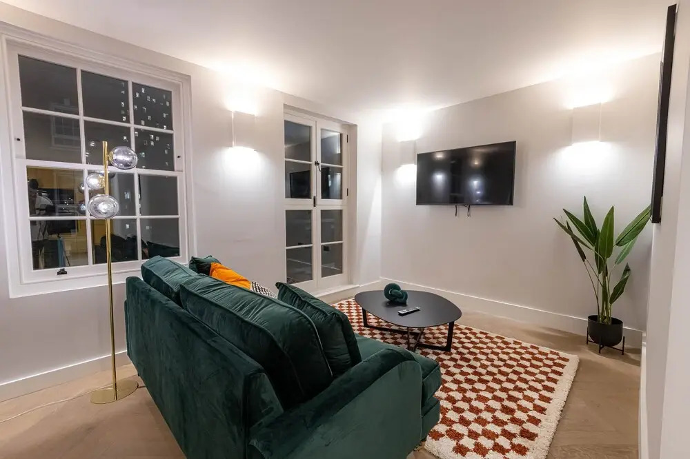 Three Bed Apts near Spitalfields Mkt