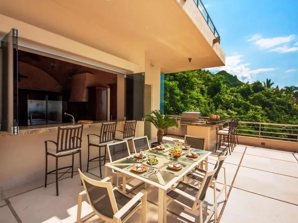 Sunny Vacation Villa 95