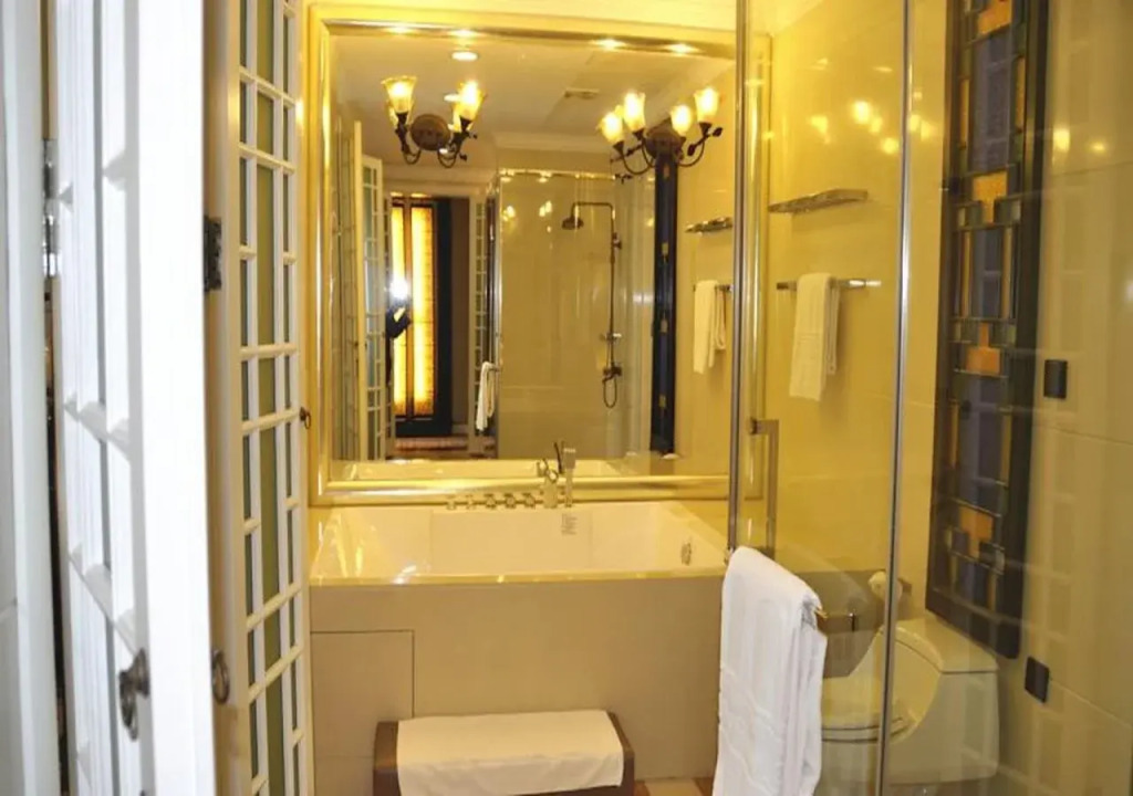The White House Hotel Guilin