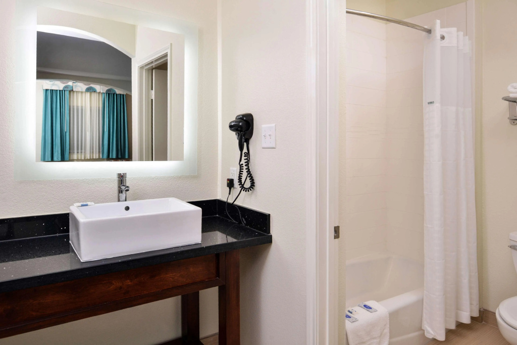 Americas Best Value Inn & Suites Spring / N. Houston