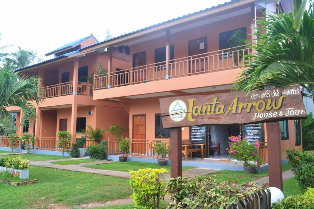 Lanta Arrow House