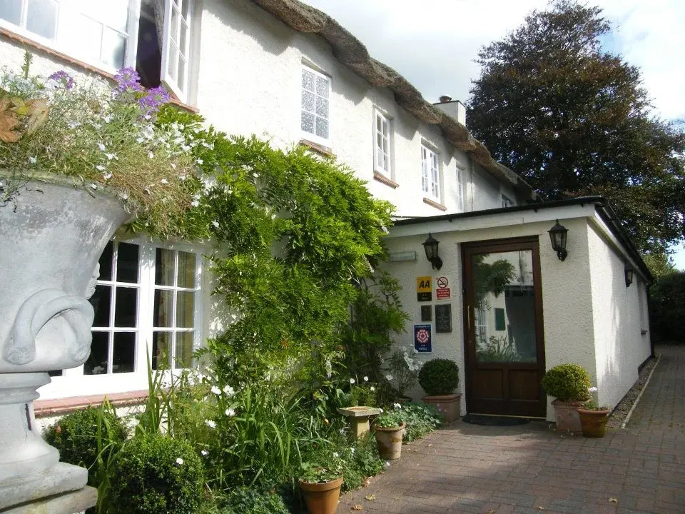 Tumbling Weir Hotel