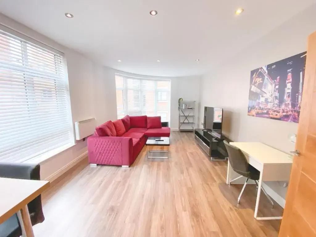 Zen Modern 2 Bedroom Apartment close to city centre ideal for a group of 4-6